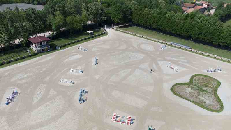 La Caccia scuderia panoramica