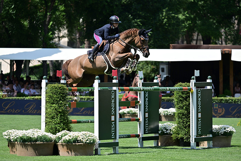 Federazione Italiana Sport Equestri – Piazzamenti azzurri nei GP all’estero.  Gorilla Minor Vittoria di Francesca Seresi.  Turturiello sotto la doccia ai Mondiali di Oslo