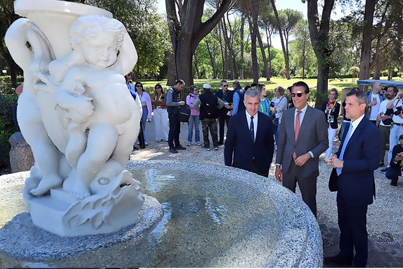 DI PAOLA fontana dei pupazzi foto mezzelani gobbi 800