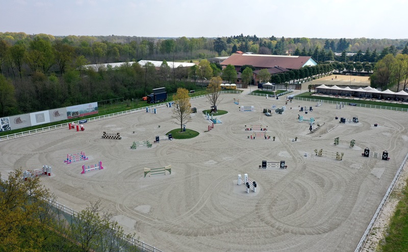 Federación Italiana de Deportes Ecuestres – Gaudiano en LGCT en Doha.  Otros italianos siguen compitiendo en Qatar, Emiratos Árabes Unidos y España.