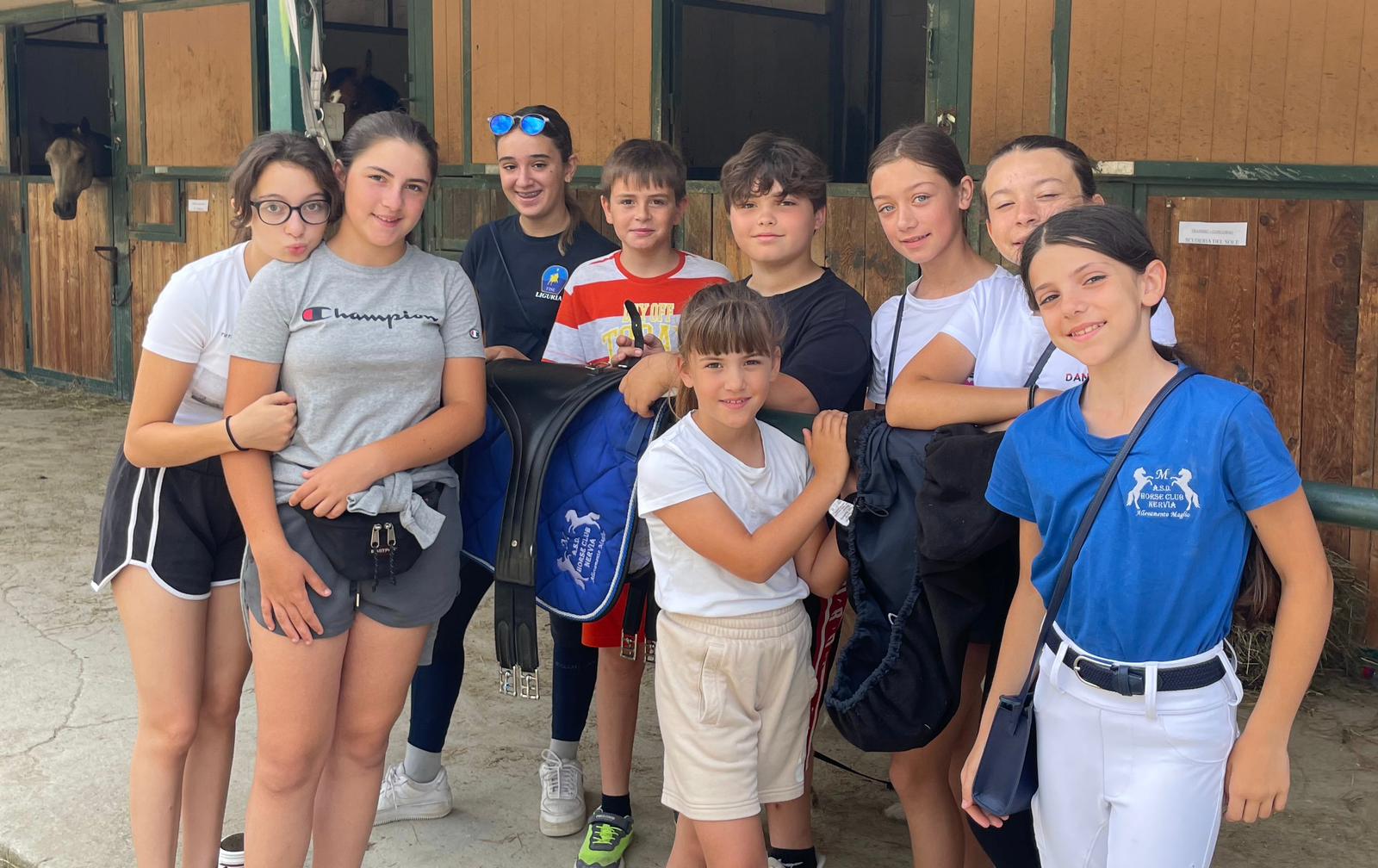 foto ritiro ponyadi 2024 black horse - s i finalese