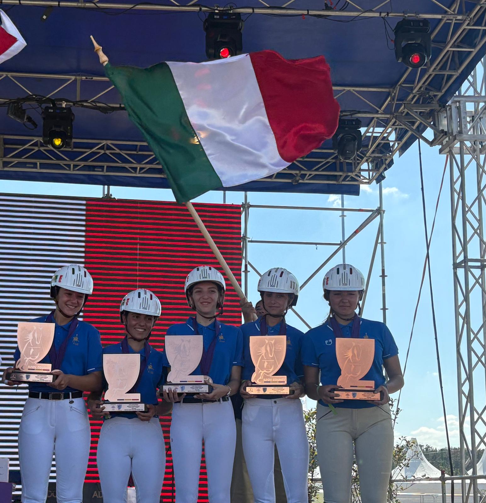 SQUADRA ENDURANCE BRONZO MONDIALI 2025.jpg