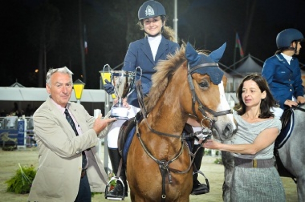 Piazza di Siena: Carlotta Aliboni trionfa nel Gran Premio Pony 