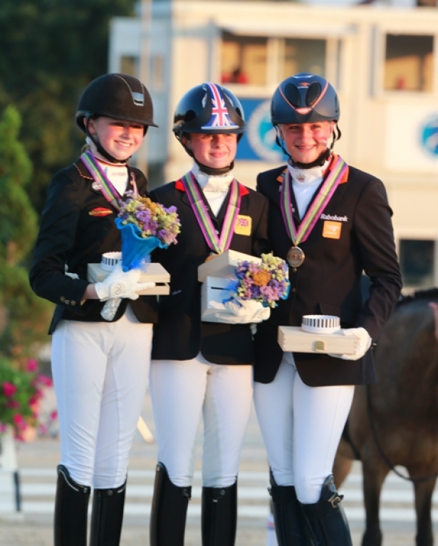 LA GRAN BRETAGNA CONQUISTA LA SUA PRIMA MEDAGLIA D’ORO INDIVIDUALE IN UN CAMPIONATO EUROPEO PONY DI DRESSAGE