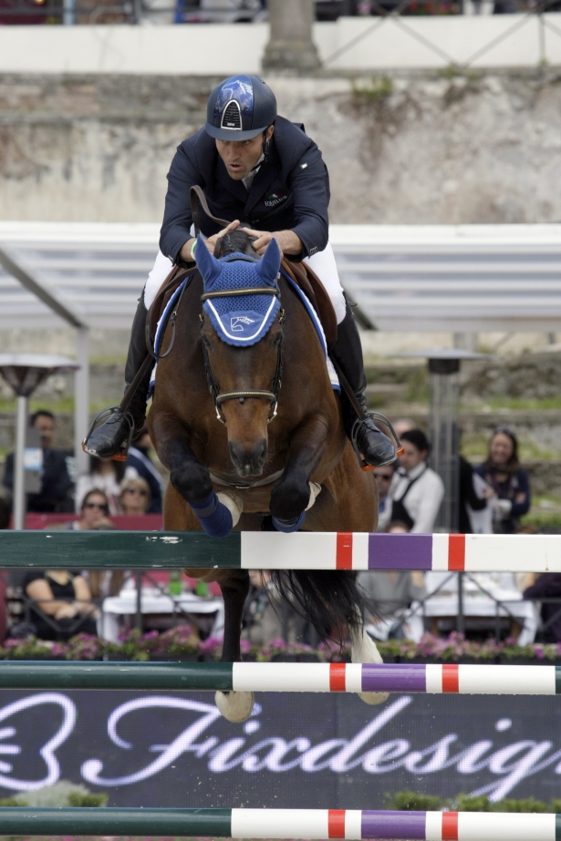 SALTO OSTACOLI: Terzo posto di Moneta a Chantilly