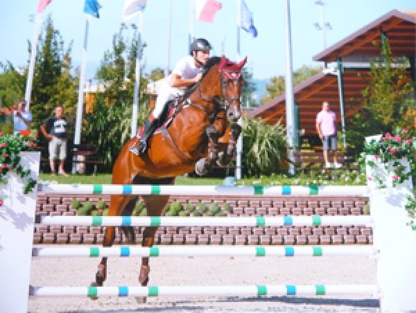 Salto Ostacoli: allo CSIO di Hagen un grande Bassi si aggiudica il GP Young Rider