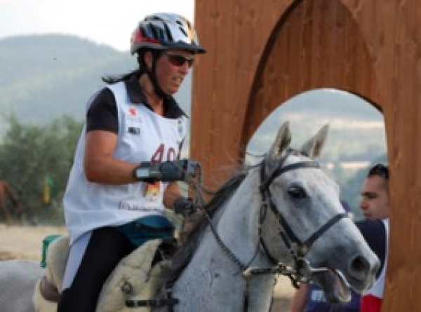 Endurance: gli abruzzesi Stefania Faccia e Yari Perrotti guidano alla medaglia d'argento l'Italia a Babolna