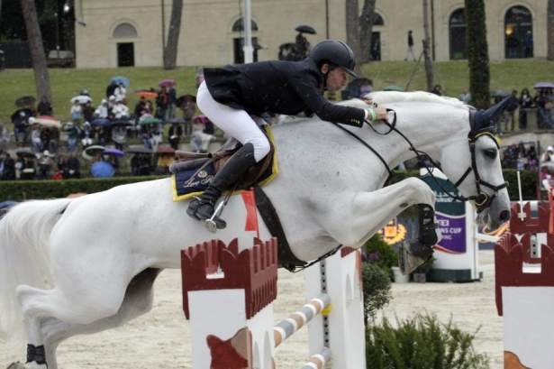 SALTO OSTACOLI: Moyersoen a segno in Francia