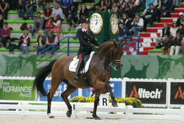 DRESSAGE:  A Valentina Truppa il “FEI Gold Badge of Honour”