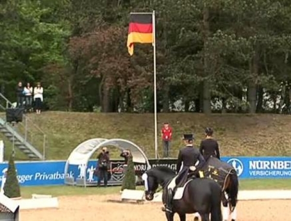 Dressage: Prime classifiche in Germania