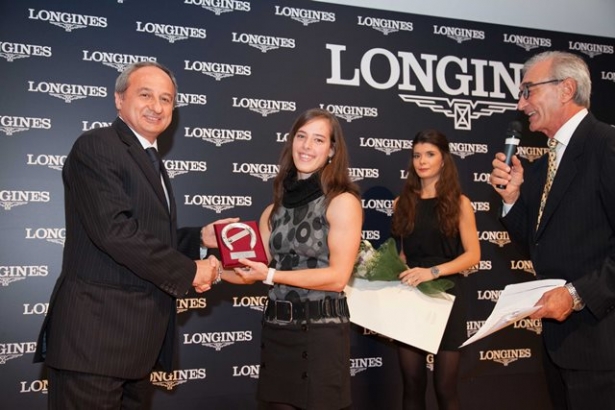 ATTUALITÀ: Anna Cavallaro riceve il premio “Le Signore dell’Ippica 2013”