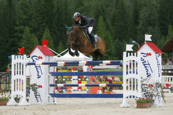 Salto Ostacoli : Caprara 2° nel Gran Premio francese, bene Herholdt.