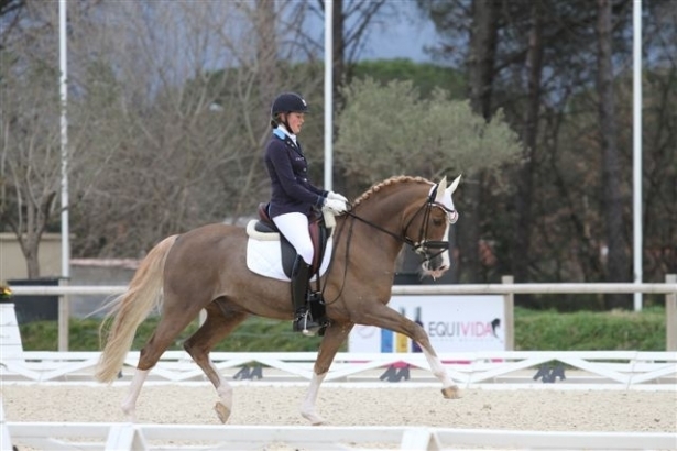 TRE AMAZZONI NEL DRESSAGE PER GLI EUROPEI PONY