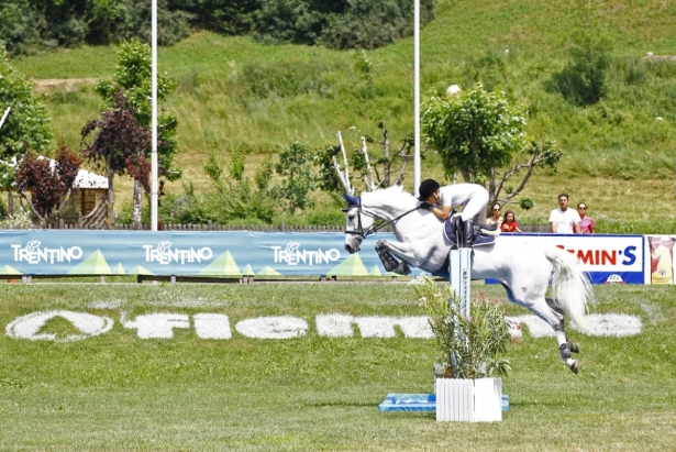 SALTO OSTACOLI: Al via il “Predazzo Show Jumping 2013”