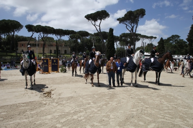 Piazza di Siena: GESE in vetta