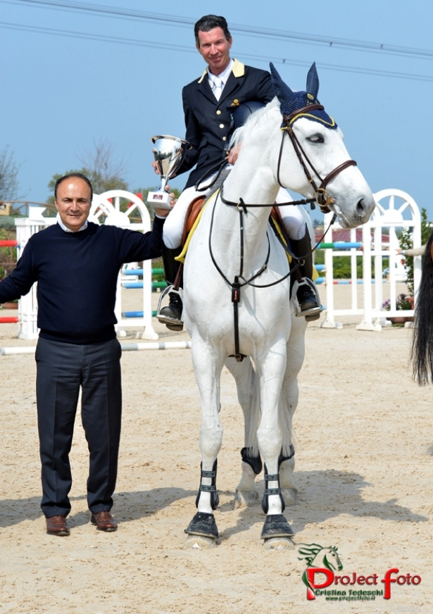 SALTO OSTACOLI: Horses Riviera Resort. Moyersoen terzo nel Gran Premio