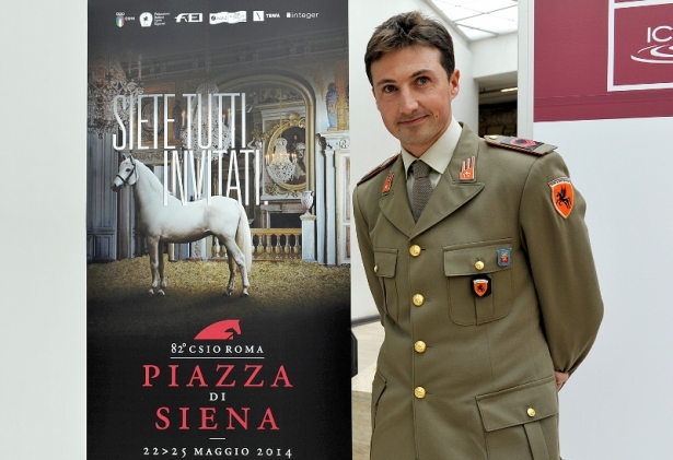 PIAZZA DI SIENA: Presente anche l'Esercito Italiano