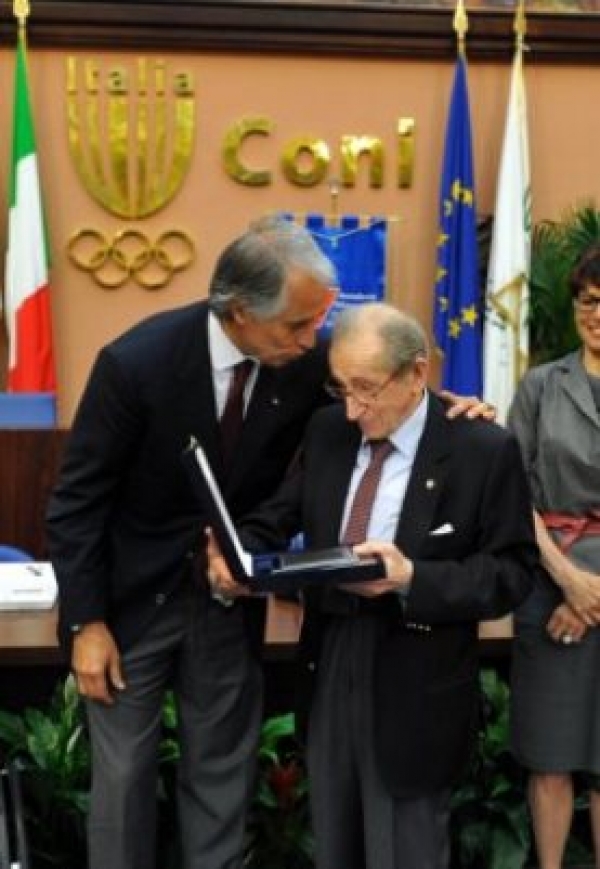CONI: A Raimondo D'Inzeo riconoscimento dell'AONI