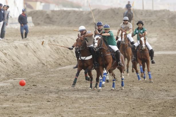 POLO: Partita la Viareggio Beach Cup