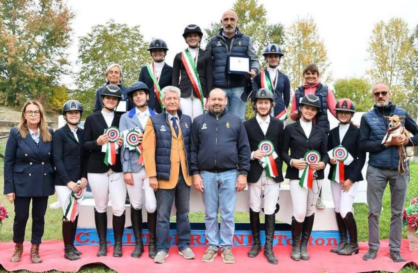 images/joomgallery/details/piemonte_17/medium/campionati_centro-set_copertina_20221024_1707514316.jpg