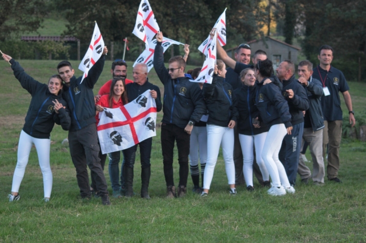 La rappresentativa della Sardegna durante la cerimonia di apertura (6)