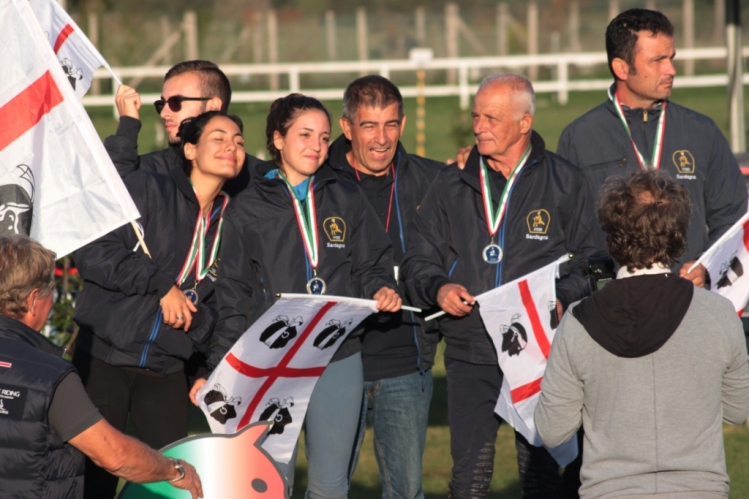 La squadra Medaglia d'Argento cat. CEN A (3)