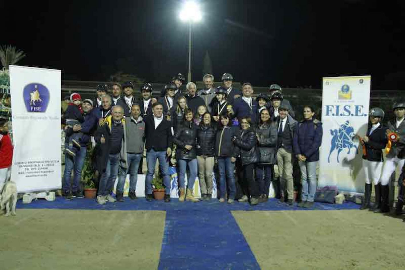 images/sicilia/Salto_Ostacoli/medium/Assoluti_giudici.jpg