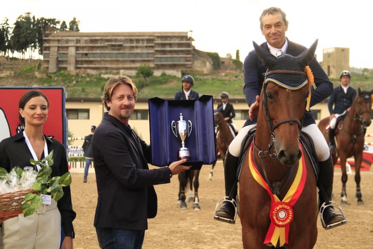images/sicilia/Salto_Ostacoli/medium/H140_CSI2stelle_Francesco_Franco_1st_GP_CoppadegliAssi.jpg